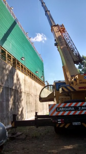 Adequação das grades do piso da Torre de Resfriamento - UTE